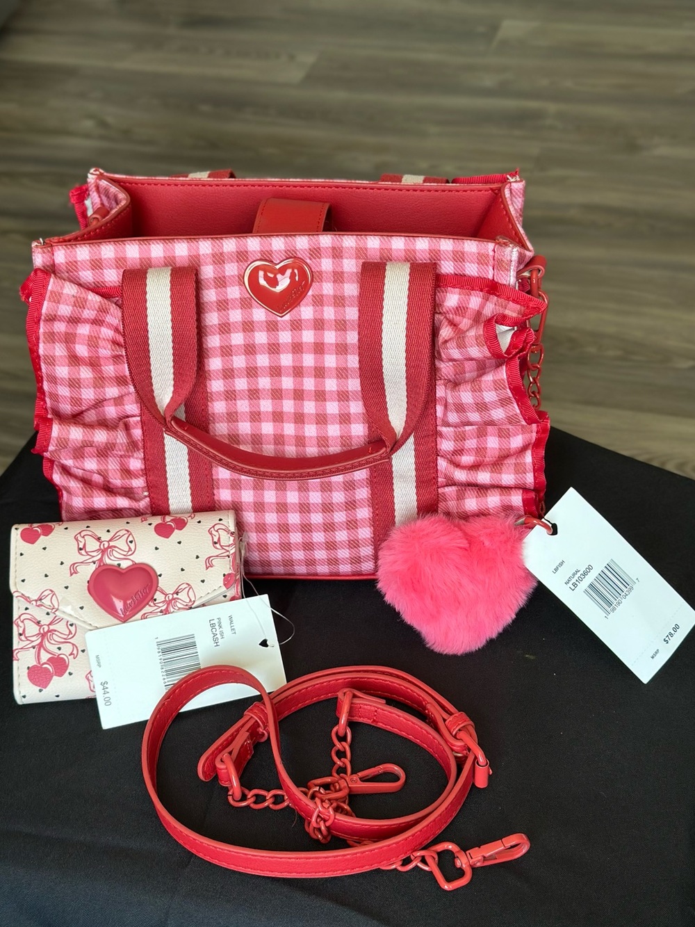 NWT Betsy Johnson Pink Gingham Heart Tote with Matching Wallet &
Crossbody Strap - Picture 9 of 9